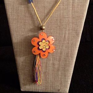 Tassel flower pendant necklace & earring set